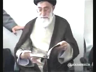 İmam Ali Hamaney, düğün evine sürpriz bir ziyaret gerçekleştirdi 17