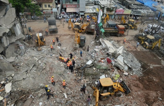 INDIA-ACCIDENT-BUILDING-COLLAPSE