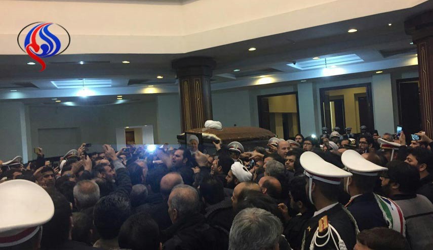 پيكر آيت الله هاشمی به حرم مطهر امام منتقل شد