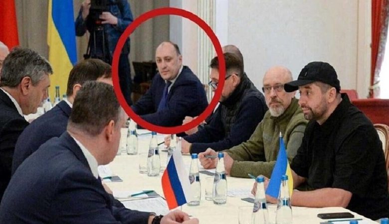 Rusya ile müzakere eden Ukrayna heyeti