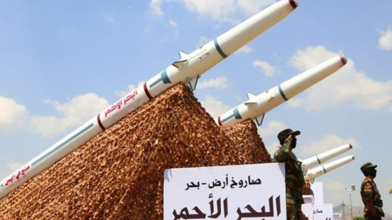 Reuters, Yemen kaynaklarına dayanarak şunları bildirdi: Ensarullah'ın Hadhramaut ve Marib'deki Suudi paralı asker mevzilerine düzenlediği saldırılarda en az 30 kişi öldü.