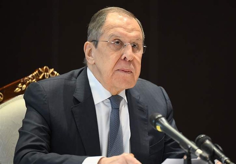 Lavrov: Çok kutuplu bir dünya kök salıyor, yükselen güçler küresel ekonomiyi yeniden şekillendiriyor.