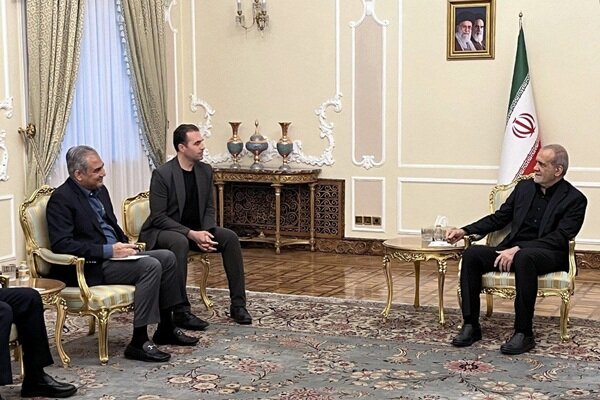 Pezeşkiyan: İran, Pakistan ile kapsamlı işbrliğini genişletmeye kararlı
