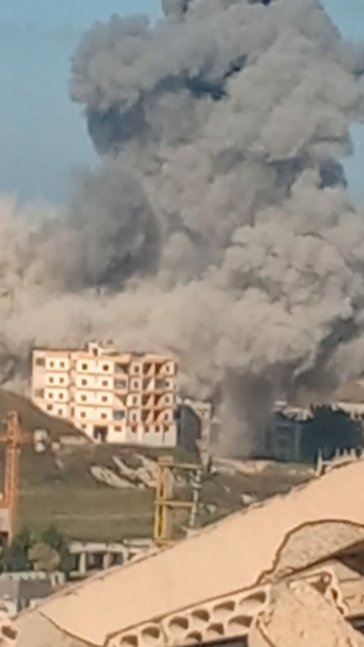 Siyonist rejim, Lübnan güneyindeki şehirler ve köyler ile Bekaa Vadisi batı bölgesine yönelik hava saldırılarını sürdürüyor.