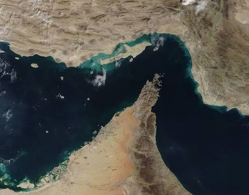 Wall Street Journal: CENTCOM'un Kişm Adası'na saldırısı petrol fiyatlarını yükseltti ve Hürmüz Boğazı'nın açılma ihtimalini azalttı.