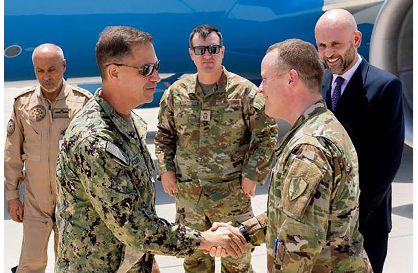 Son dönemdeki artan gerilimler üzerine, ABD Merkez Kuvvetler Komutanı (CENTCOM), Bahreyn ve bölgedeki birkaç ülkeyi ziyaret ederek bu ülkelerin üst düzey yetkilileriyle savunma işbirliğinin artırılması, deniz güvenliği ve Orta Doğu'da istikrarın güçlendirilmesi konularında görüşmeler yaptı.