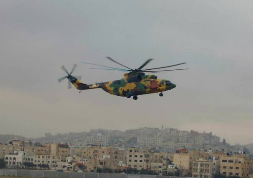 Irak kaynakları: Ürdün helikopterleri, Ürdün'ün kuzeyinde uçuyor ve İsrail'e saldırı niyetinde olan İran insansız hava araçlarının Ürdün hava sahasına yaklaşması durumunda müdahale için hazır bekliyorlar.