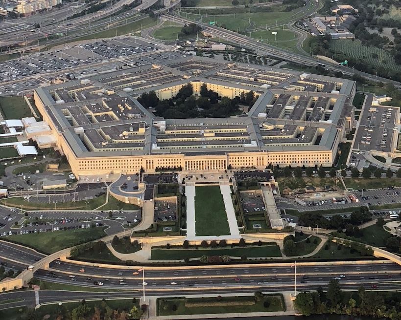 Haber kaynakları, Pentagon binasında tehlikeli maddelerin bulunmasının ardından binanın bazı bölümlerinin tahliye edildiğini bildiriyor.