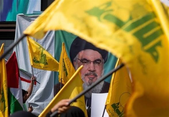 Lübnan medyası: Hizbullah savaşçıları son günlerde Lübnan güneyinde Siyonist rejimin araçlarına ve askerlerine ağır darbeler indirdi, bu da Siyonistleri birkaç noktadan geri çekilmeye zorladı.