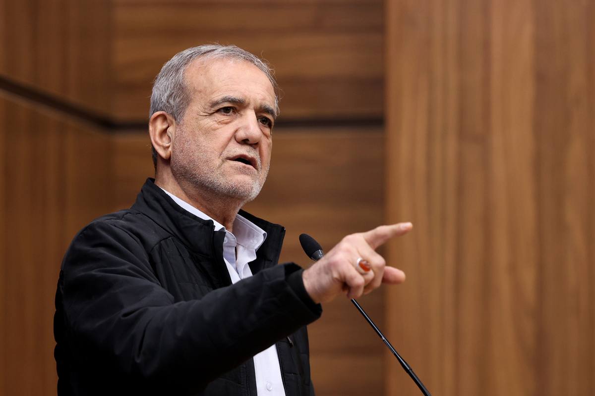 Pezeşkiyan: Tüm tartışmalar ve müzakere süreçleri önce Devrim Liderine sunulur.