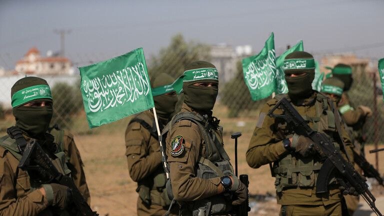 İstihbarat birimleri ve Şabak, Siyonist ordu karargahı başkanına Hamas'ın aylık yüzlerce bomba ve tanksavar roketi ürettiği, 18-22 yaş arası askerleri topladığı ve eğittiği, ayrıca Mısır'ın Sina Yarımadası'ndan insansız hava aracı kaçırmaya çalıştığı konusunda uyarıda bulundu.