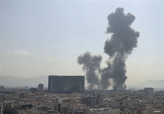 Mehr Haber Ajansı: ABD füzeleri İran'ın güneyindeki Qeshm Adası'ndaki hedeflere isabet etti.