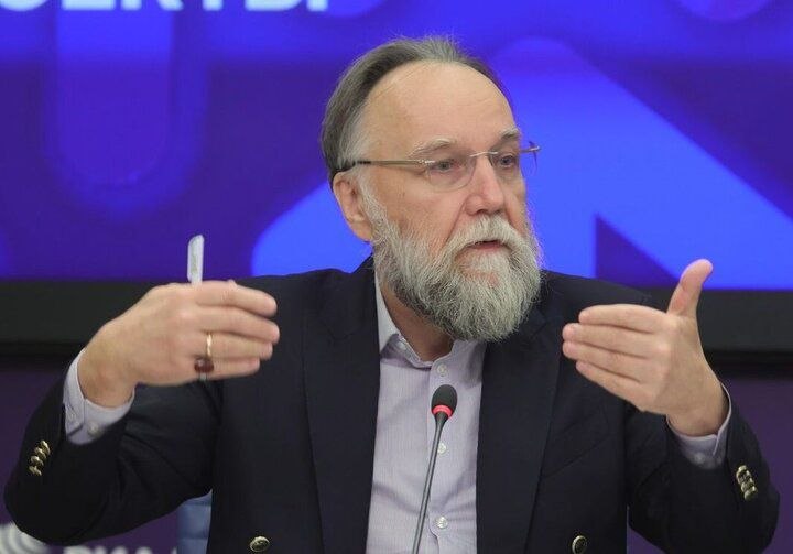 Önde gelen Rus filozof: Ayetullah Hamaney, şehadetiyle belki de hayatta olduğu dönemden daha etkili olmuştur