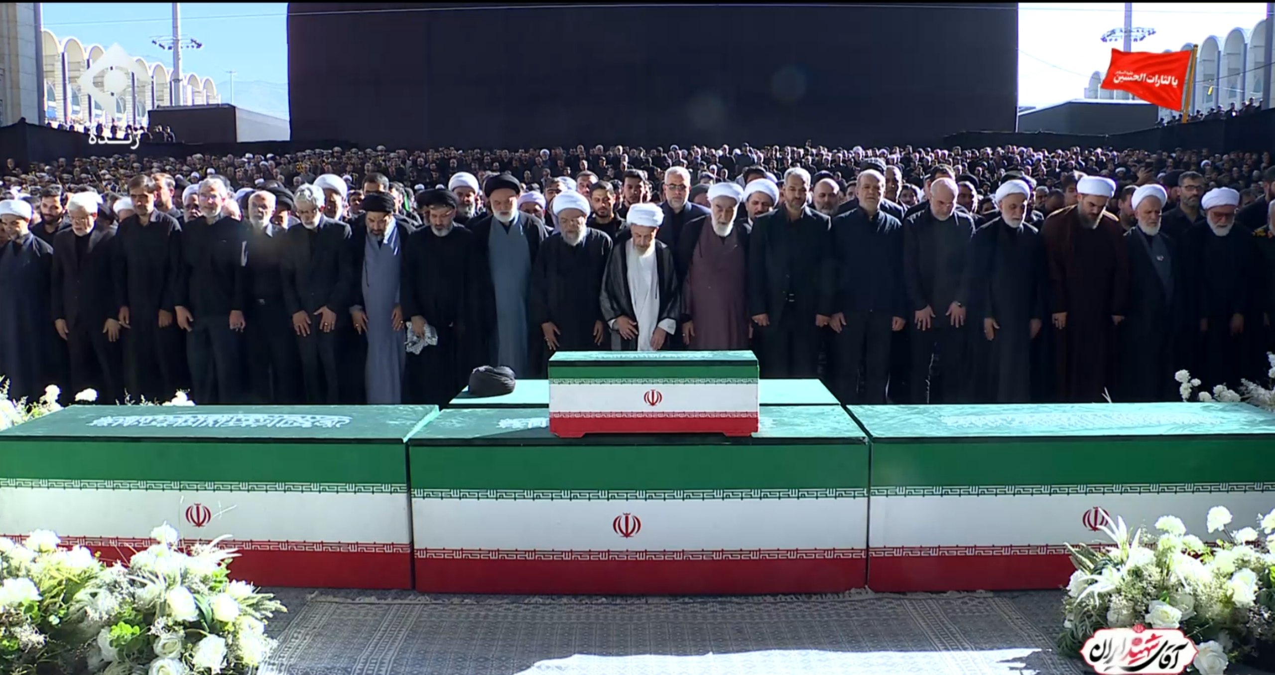 Tahran'da Şehit Liderimiz İmam Seyyid Ali Hamaney'in cenaze namazı kılındı.