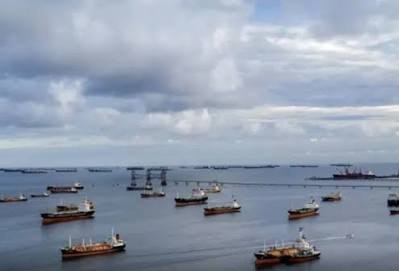 Bloomberg: İran, Son Günlerde Tankerleri Gizlice Hürmuz Boğazı'ndan Dışarı Çıkardı