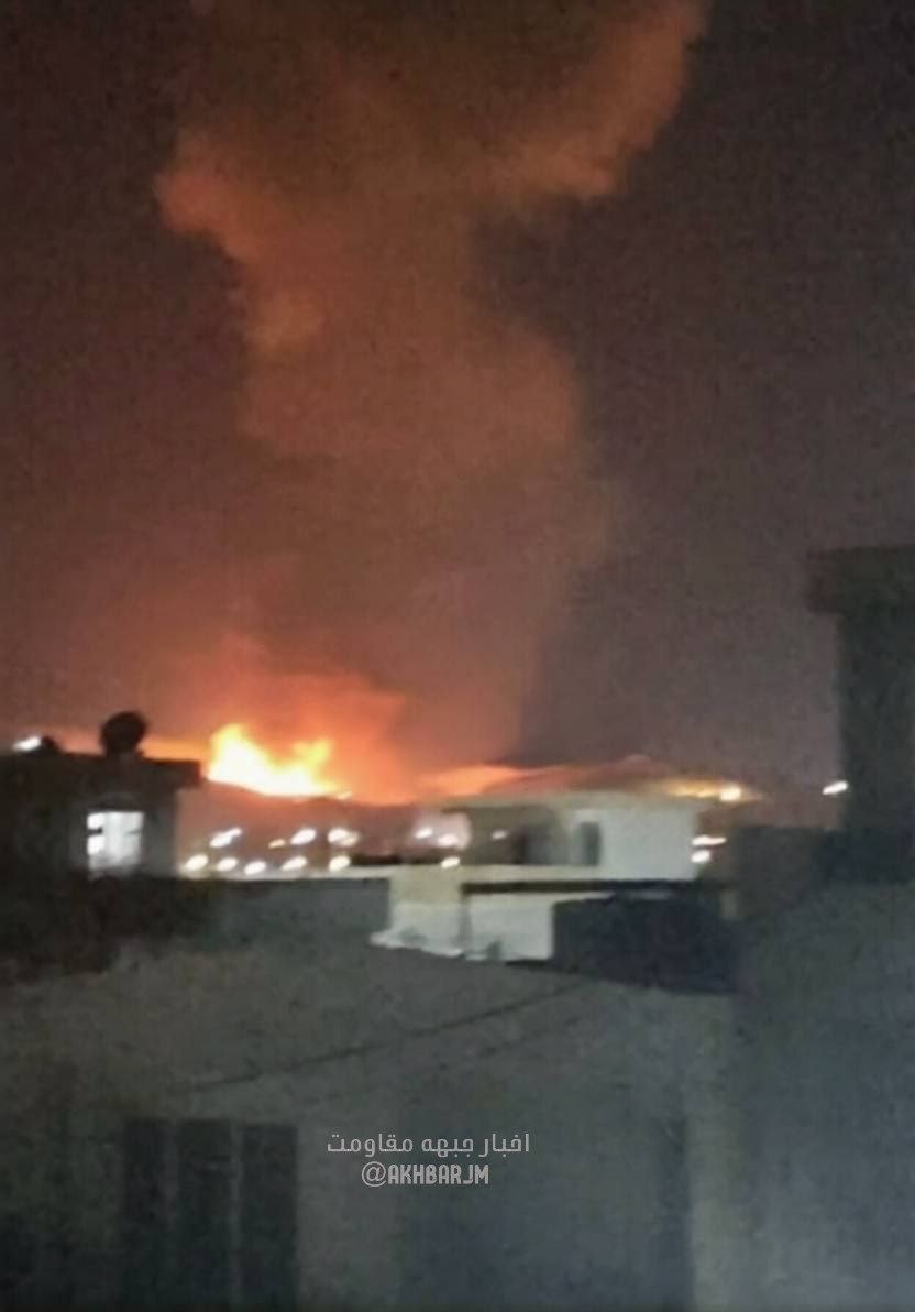 Irak'ın Süleymaniye vilayetinde Amerikan işgal güçlerinin mevzilerinde yangın çıktı.