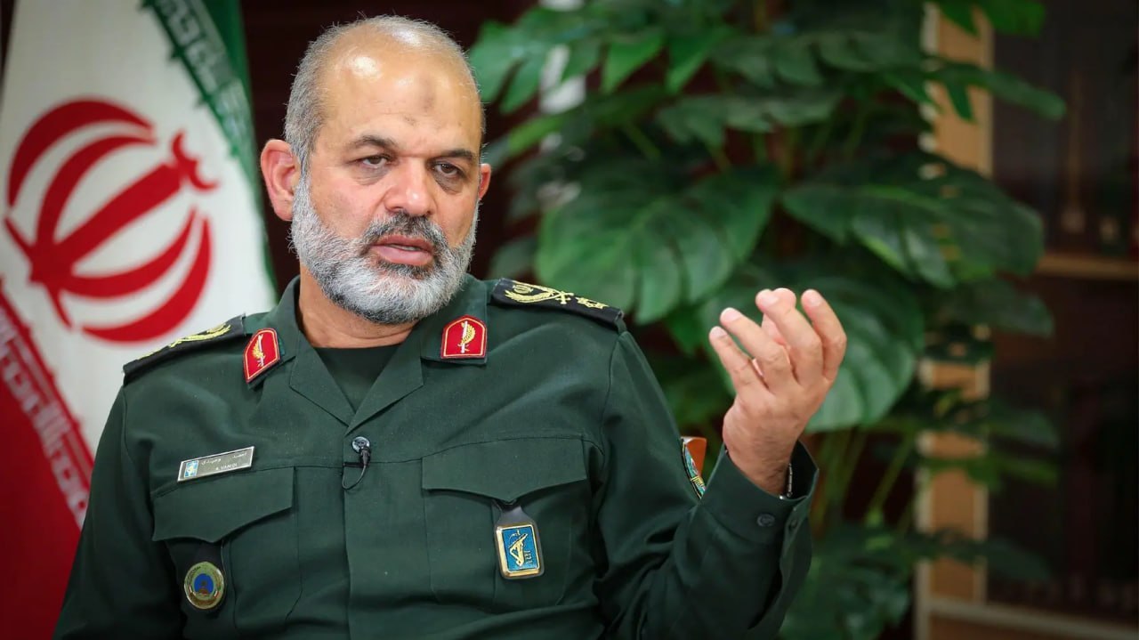 İran Devrim Muhafızları ABD'ye 'unutulmaz bir ders' vereceğine söz verdi.