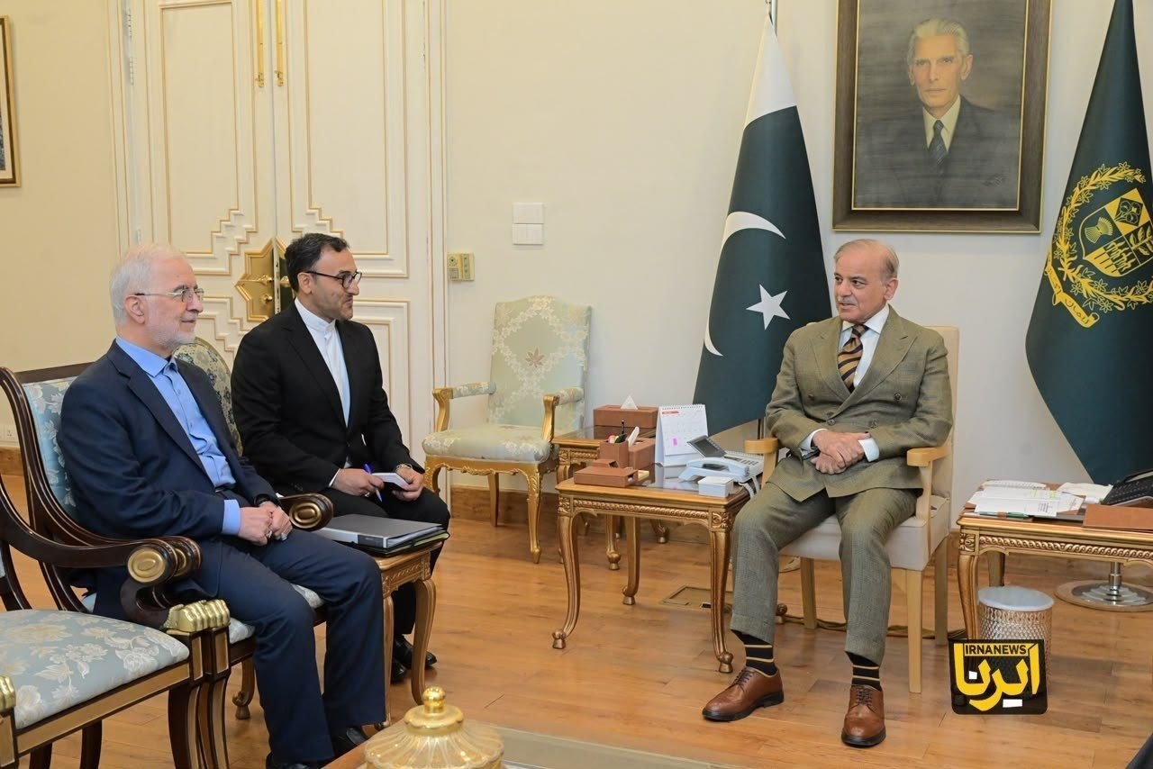 İran İçişleri Bakanı, İslamabad'da Pakistan Başbakanı Şehbaz Şerif ile görüştü.