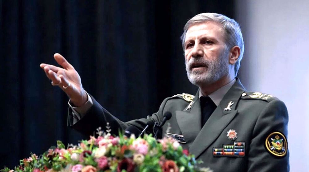 İran Ordu komutanı General Hatemi: ABD güçleri İran topraklarına 'kirli ayaklarını' basarsa, topyekün askeri karşılıkla karşılaşacaklar.