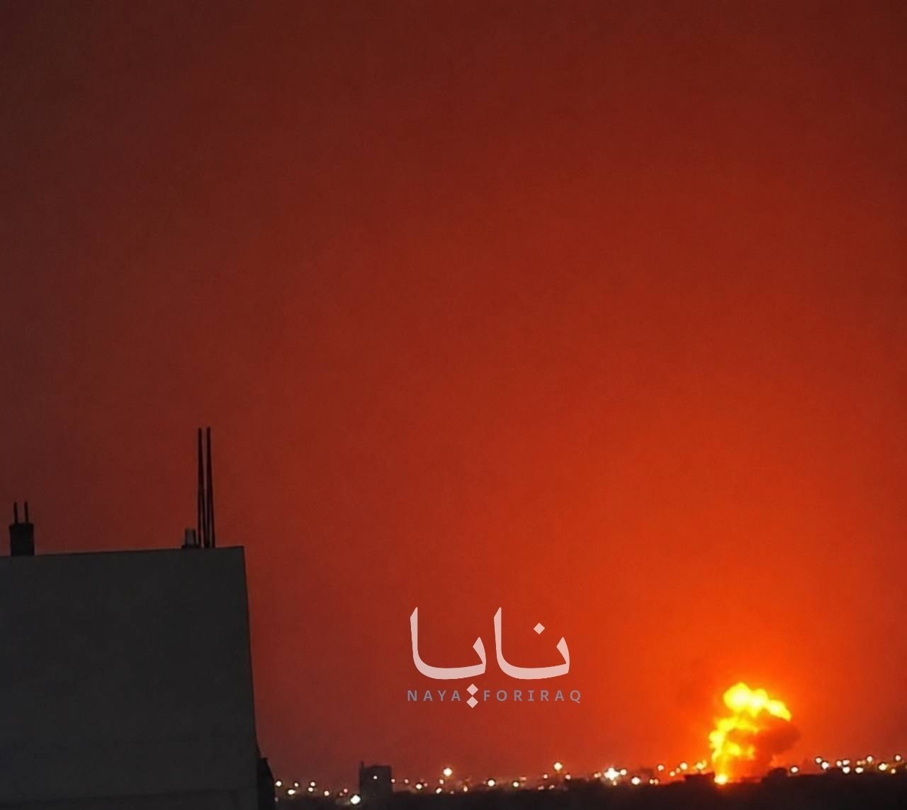 Yemen'den fırlatılan roketlerin Suudi Arabistan topraklarına isabet ettiği net görüntüler