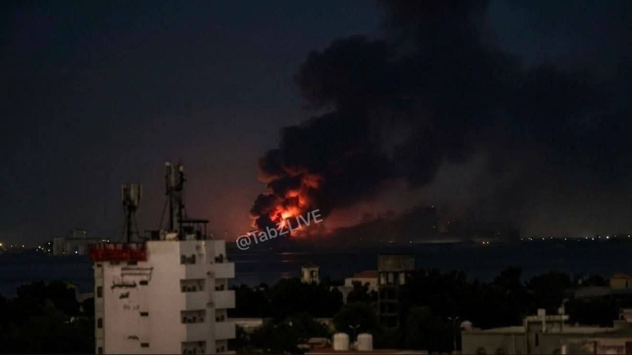 Yemen Silahlı Kuvvetleri: Hava savunmamız, hava sahamızı ihlal eden düşman uçaklarından oluşan bir filoya müdahale ederek halkımıza karşı daha fazla suç işlemelerini engelledi.