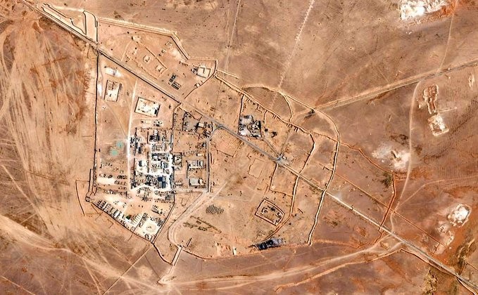 Uydu görüntülerine göre, bölgedeki Amerikan üslerinde en az 14 bina yıkılmıştır.