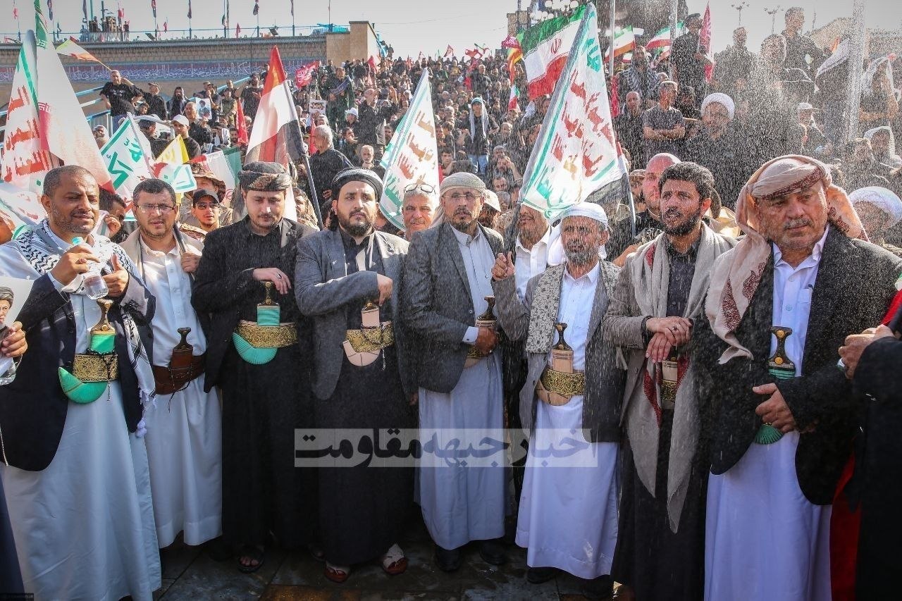 Yemen'den gelen ziyaretçiler, bugün Şehit Liderin veda töreninde yer aldı.