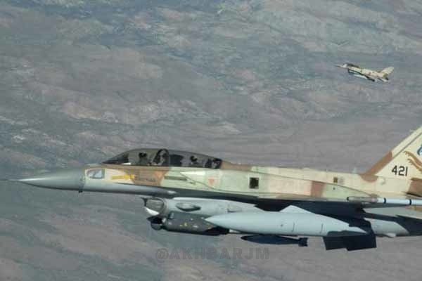 İsrail savaş uçakları, bu sabah Lübnan'ın güneyindeki Bent-Cebel ilçesinde bulunan Berşit ve Beyt Yahun şehirlerinin çevresine hava saldırıları düzenledi.