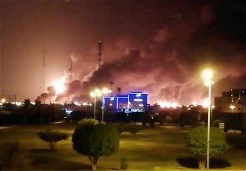 Suudi Arabistan'ın Aramco şirketi, Yemen'den yapılan drone saldırıları sonrasında, Bakiq'teki en büyük petrol işleme tesisinin faaliyetlerini durdurdu.