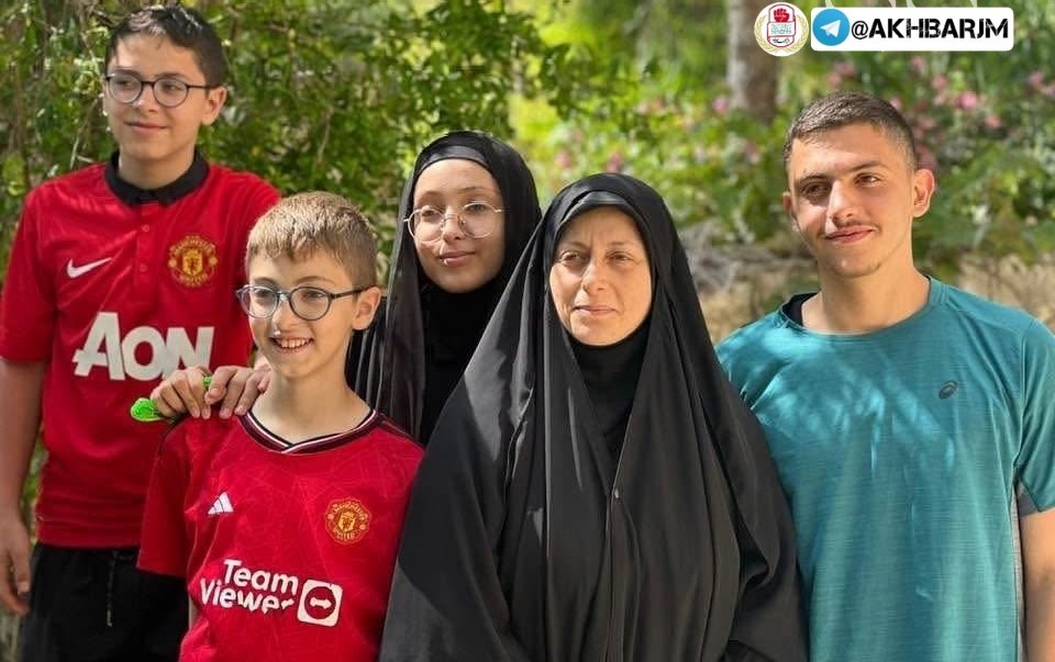 Bugün sabah saatlerinde İsrail rejiminin Lübnan'ın güneyindeki Ensâr yerleşimine yaptığı saldırıda, aralarında beş kişilik bir ailenin de bulunduğu 7 kişi hayatını kaybetti ve 3 kişi yaralandı.