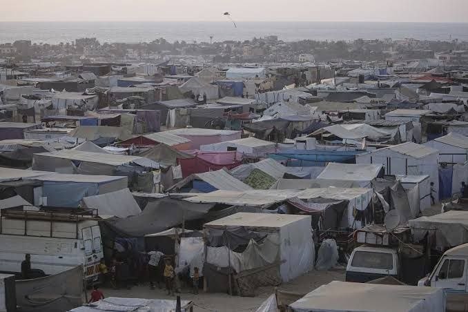 Haaretz: Gazze'deki sakinlerin %94'ü çadırda, geçici barınaklarda veya hasar görmüş binalarda yaşıyor.