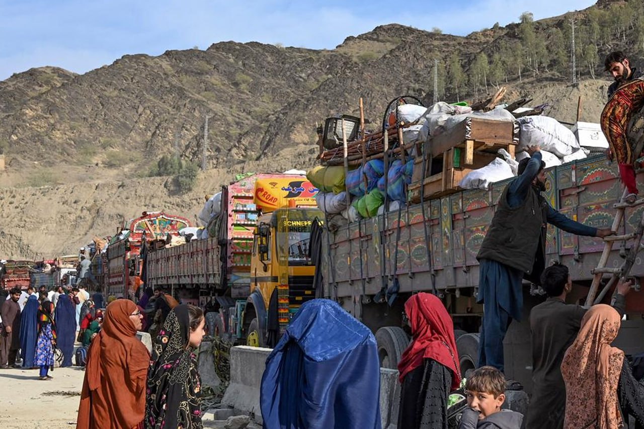 220 Ailelik Mülteci Grubu Afganistan'a Geri Döndü