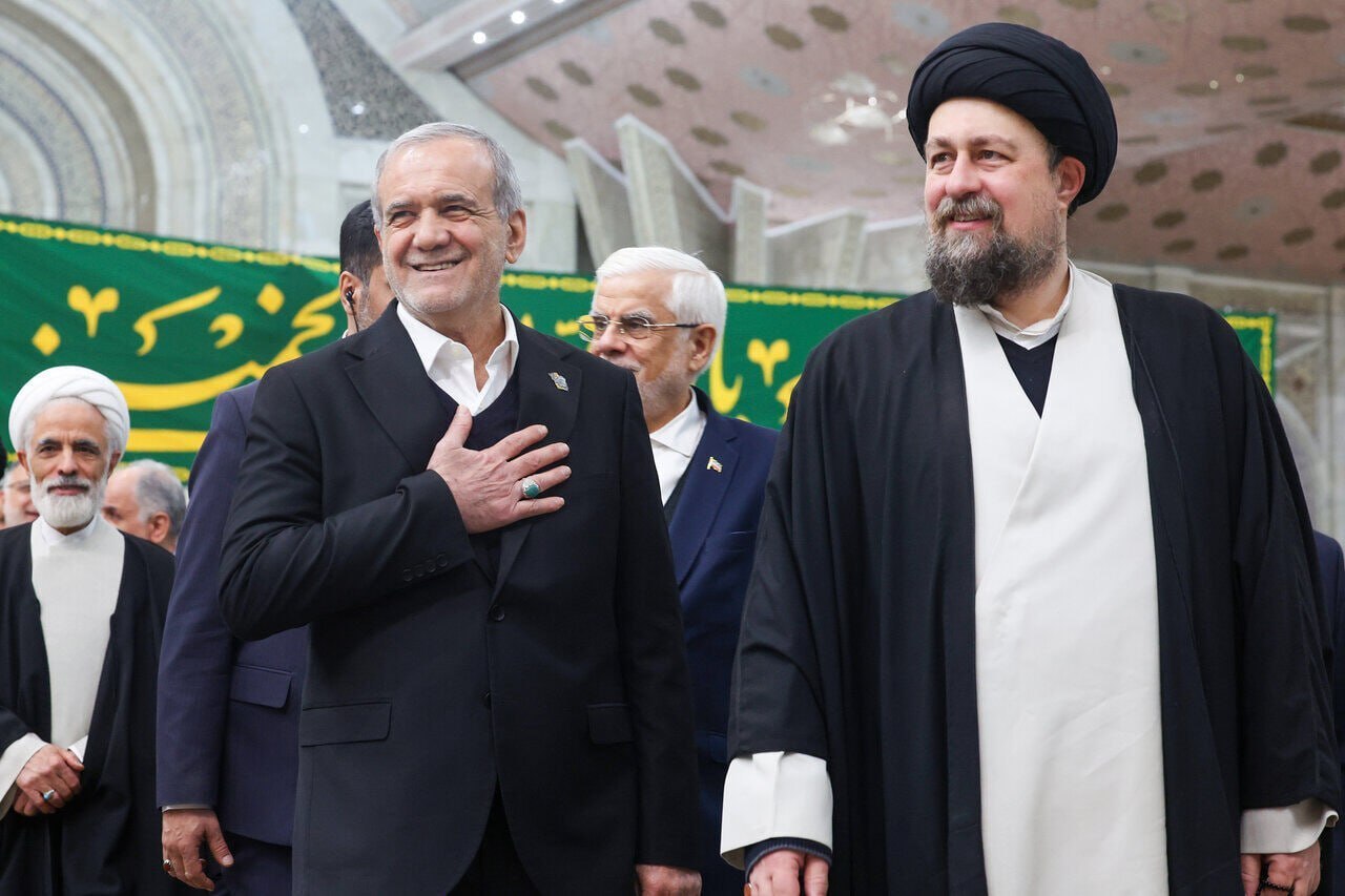 İran Cumhurbaşkanı'nın, İran İslam Cumhuriyeti'nin Kurucusu'nun İdeallerine Bağlılığı