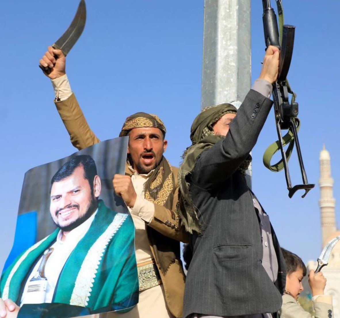 Yemenli kaynak: Halk, Suudi askeri birliklerinin toplandığı bölgelerden uzak dursun.