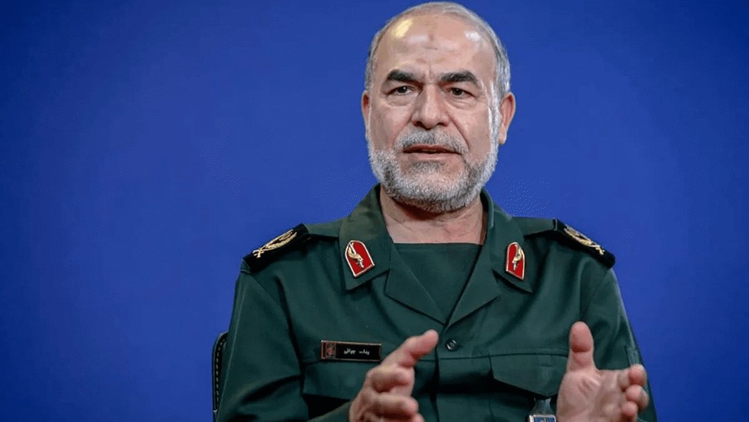 'Düşman stratejik sürprizlere hazırlıklı olmalı': İran Devrim Muhafızları komutanı, taarruz pozisyonuna geçiş konusunda uyardı.