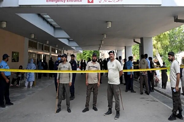 Pakistan’da hastanede yangın: 15 bebek hayatını kaybetti