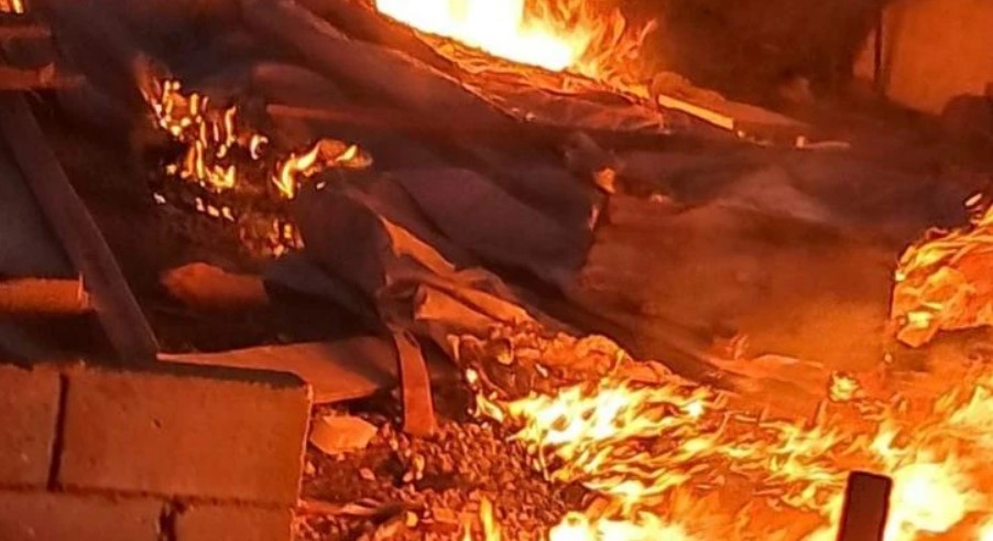 Siyonist İsrailli yerleşimciler Ramallah'ın doğusundaki Burka'da Filistinlilere ait malları yaktı.
