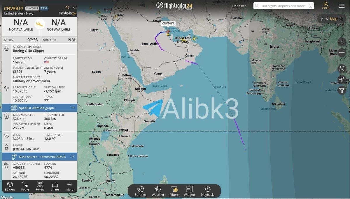 ABD’ye ait C-40 Clipper tipi askeri nakliye uçağı Bahreyn’e indi