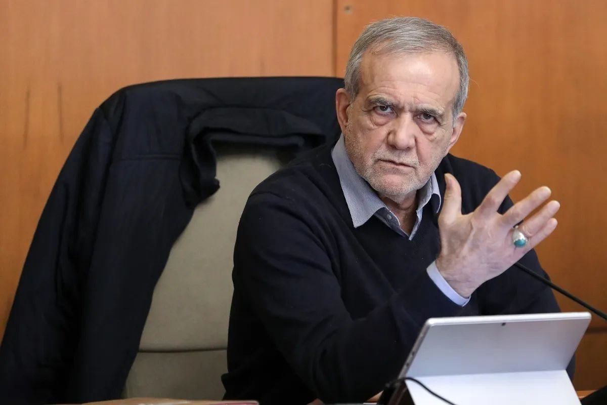 İran Cumhurbaşkanı Pezeşkiyan: Sahada olan halkın önünde saygıyla eğiliyoruz