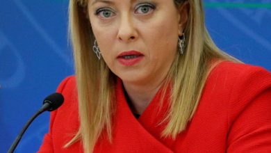 Meloni, İtalya’daki okullarda burka ve peçe kullanımını yasaklayacak