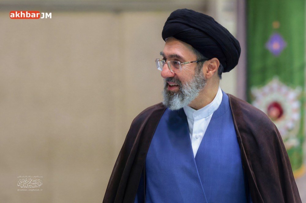 İran Uzmanlar Meclisi: İmam Hamenei birlikteliğin tek eksenidir