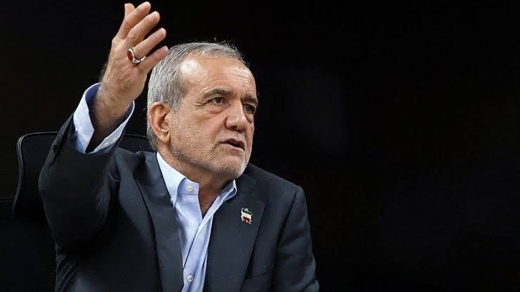 İran Cumhurbaşkanı Pezeşkiyan: Halkın protesto hakkı var