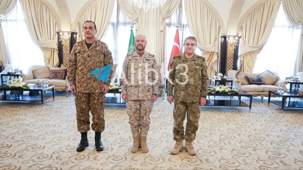 Suudi Arabistan, Türkiye ve Pakistan Genelkurmay Başkanları Riyad’da Acil Toplandı