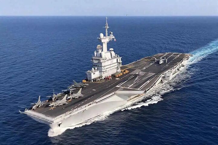 Fransa’nın nükleer uçak gemisi Charles de Gaulle’de yangın çıktı