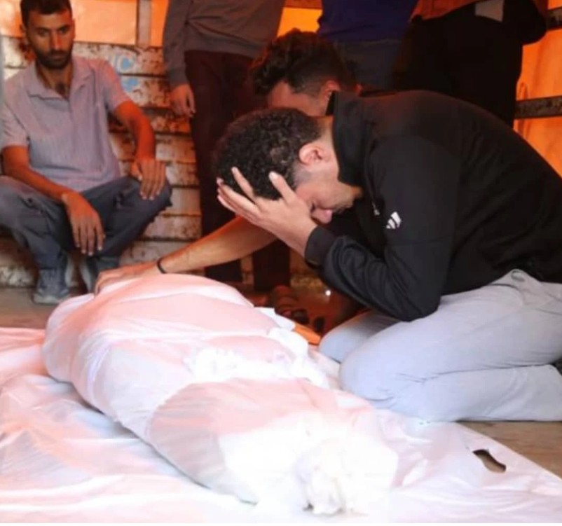 Han Yunus'a düzenlenen İsrail hava saldırısında bir kişi şehit oldu ve çok sayıda kişi yaralandı