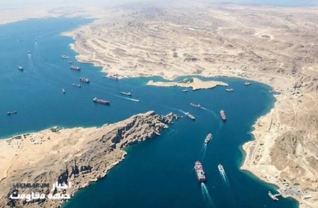 Bloomberg: Füceyre Limanı’na yaklaşan 10 süper tanker durdu veya rotasını değiştirdi