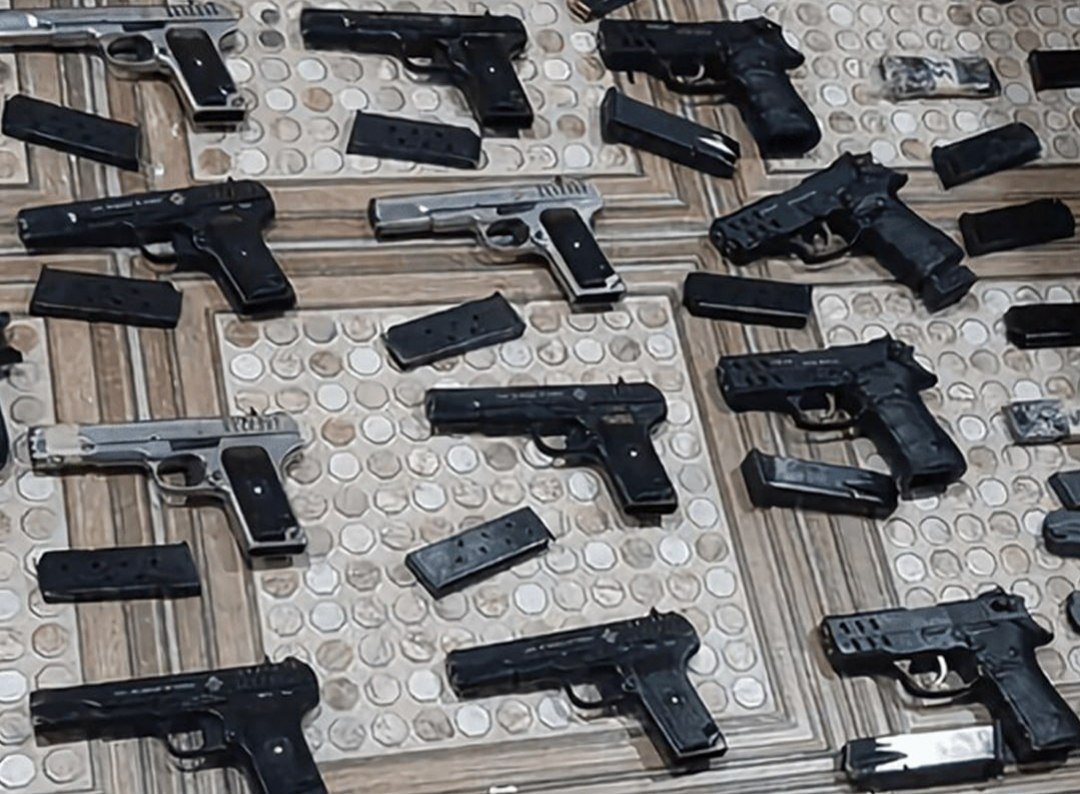 İran’da kaçakçılık çetesi çökertildi: 122 savaş silahı ele geçirildi