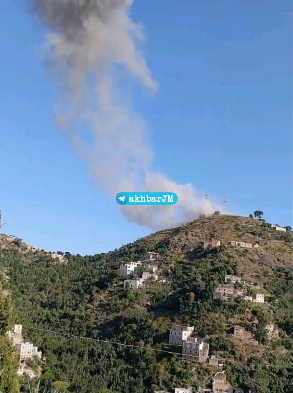 Suudi Arabistan, Taiz’in batısındaki iki iletişim kulesini hedef aldı