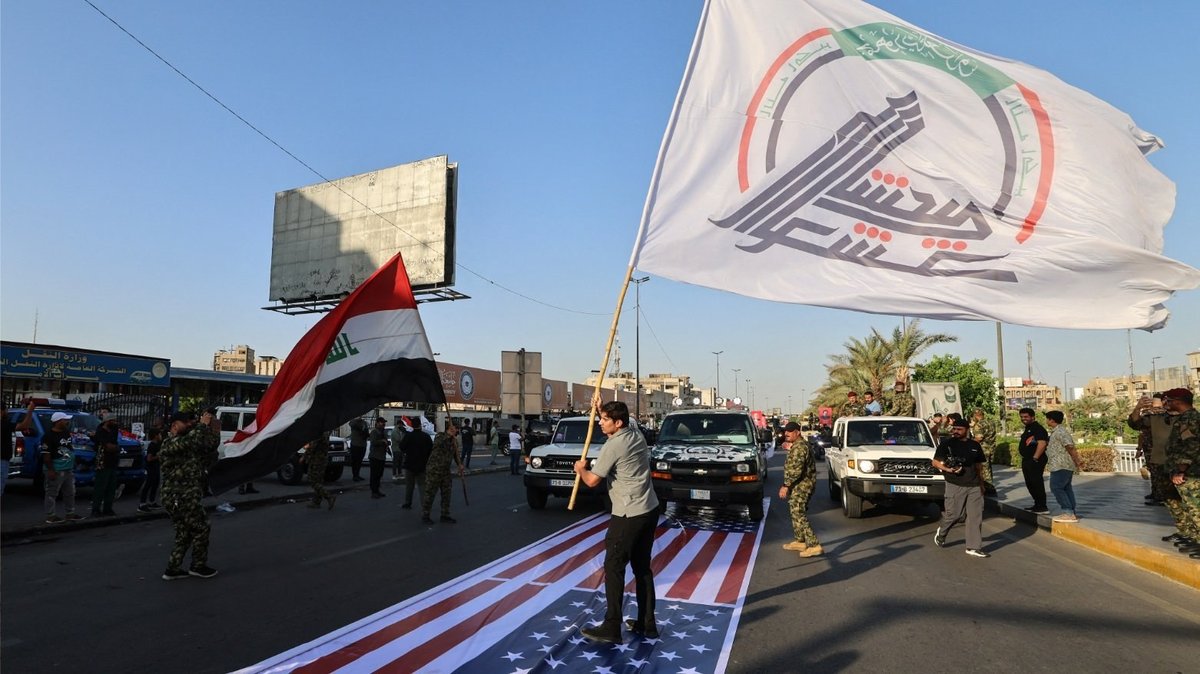 Irak'ta ABD bayrağına saygısızlık eden 4 subay görevden alındı
